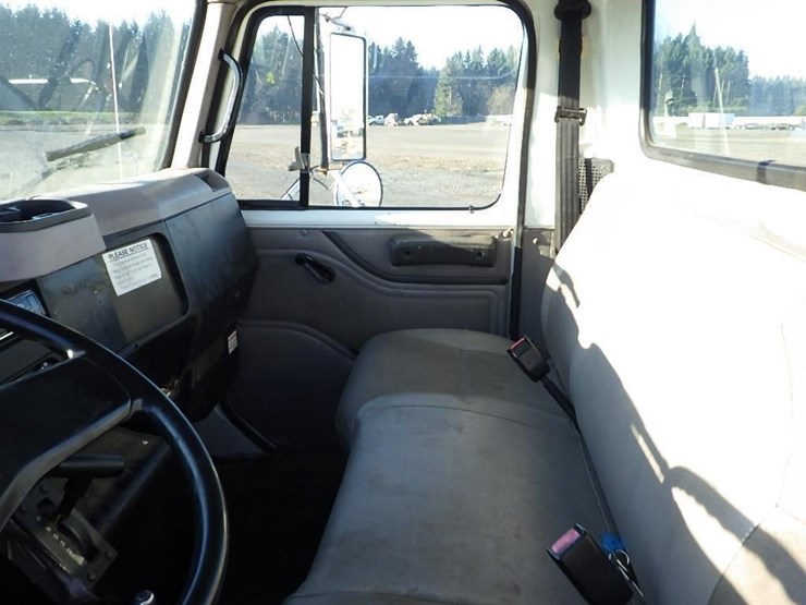 2000-international-4700-image-20