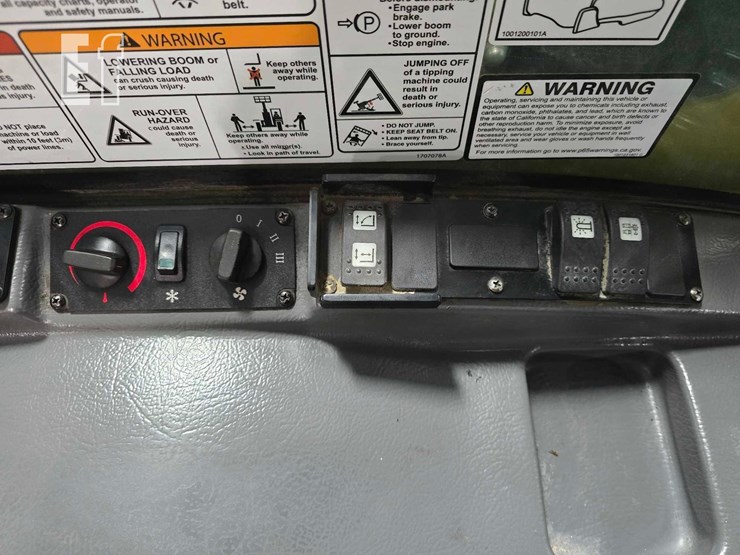 2020-caterpillar-th255c-image-25