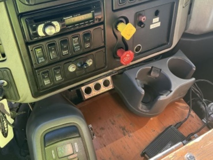 2014-international-7500-u/t-image-31