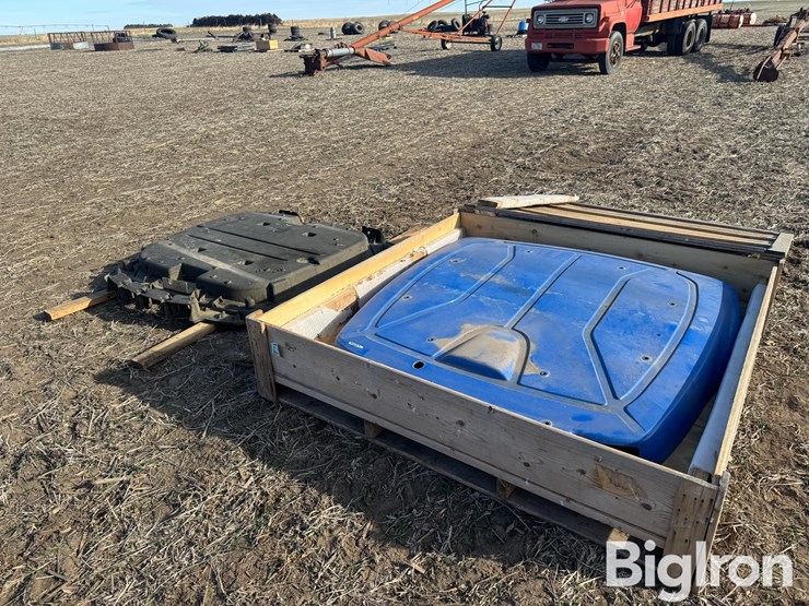 new-holland-t8020-image-1