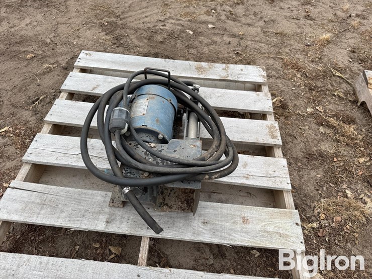 john-blue-chemigation-pump-image-4