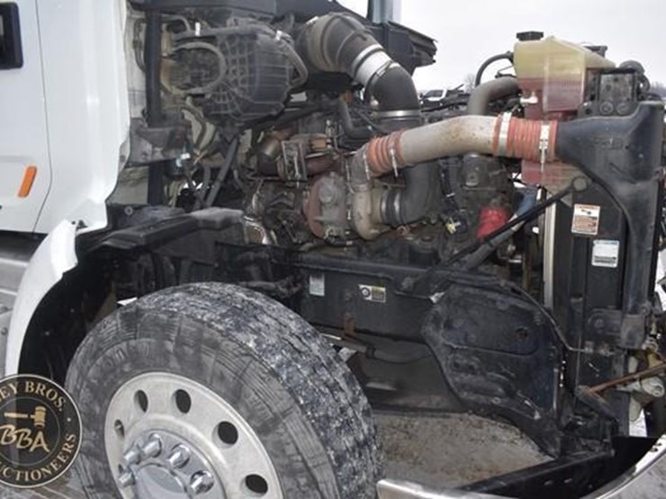 2015-peterbilt-579-image-54