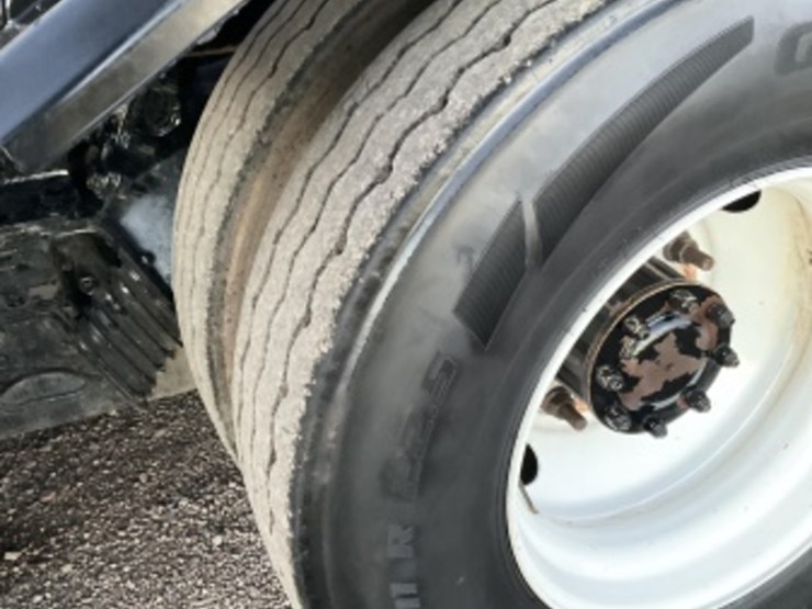 2015-peterbilt-pb348-rolloff-truck-image-10