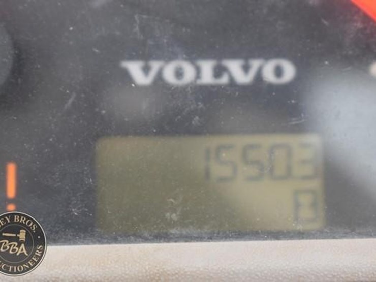 2011-volvo-mc115c-image-41