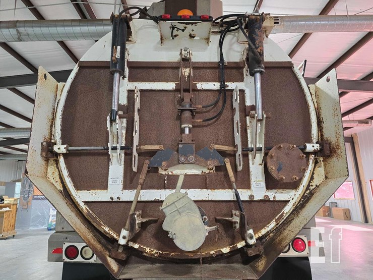 2007-international-7600-image-15