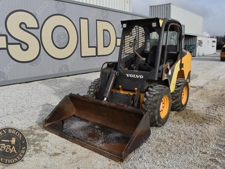 2011-volvo-mc115c-image-39