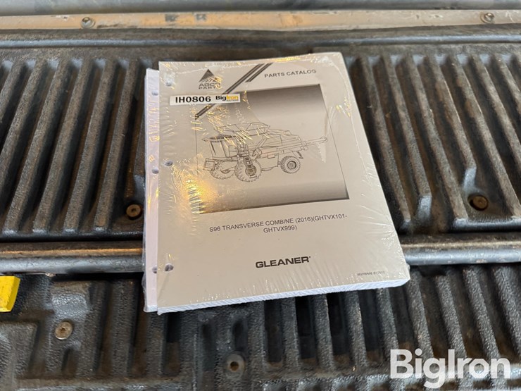 gleaner-r96-combine-manual-&-parts-catalog-image-2