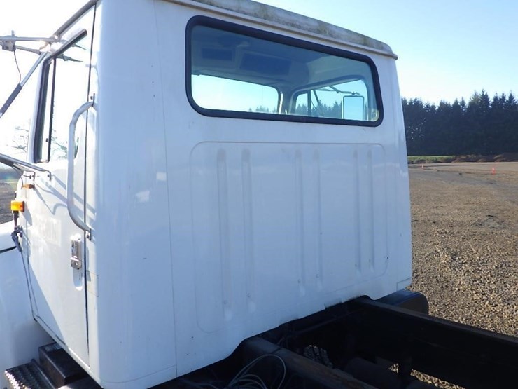 2000-international-4700-image-7