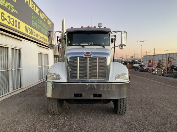 2015-peterbilt-pb348-rolloff-truck-image-3