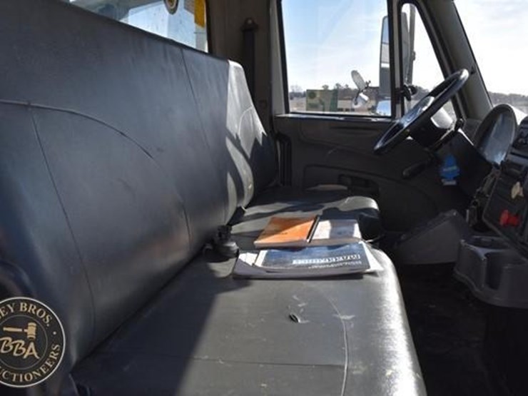 2012-international-durastar-4300-image-38