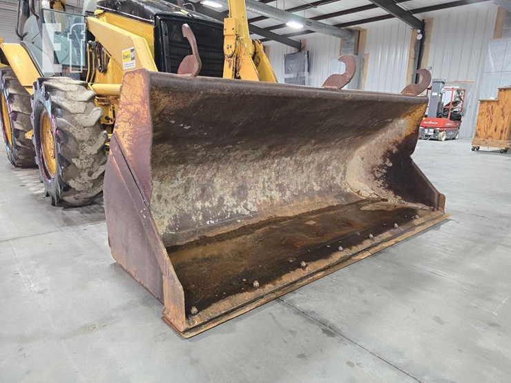 2001-caterpillar-420d-image-10