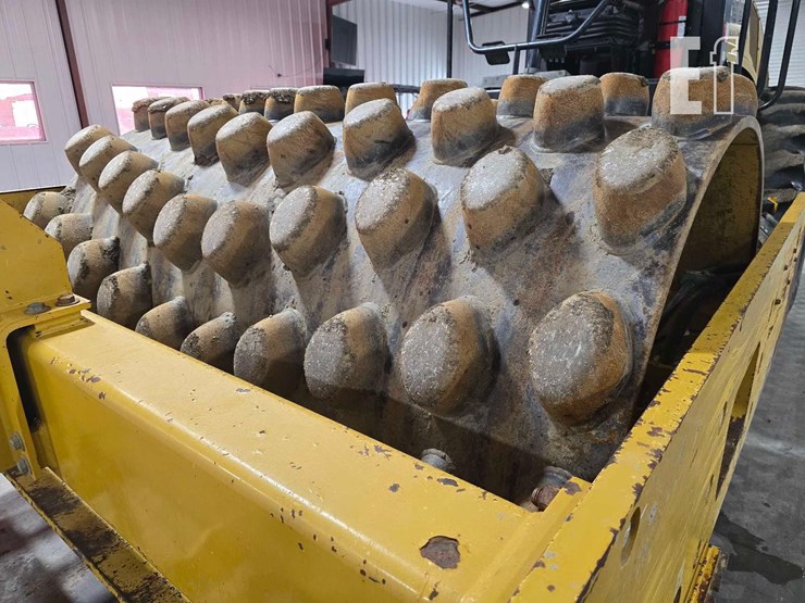 2012-caterpillar-cp56b-image-13