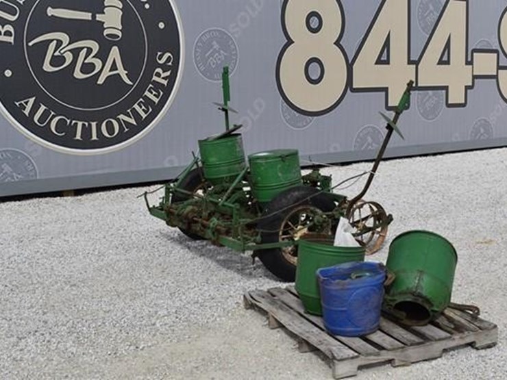 john-deere-2rw-image-1