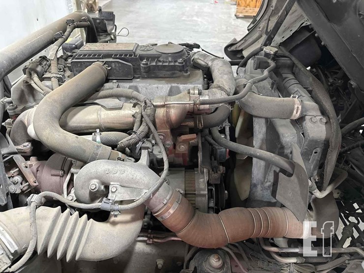 2015-hino-195-image-23