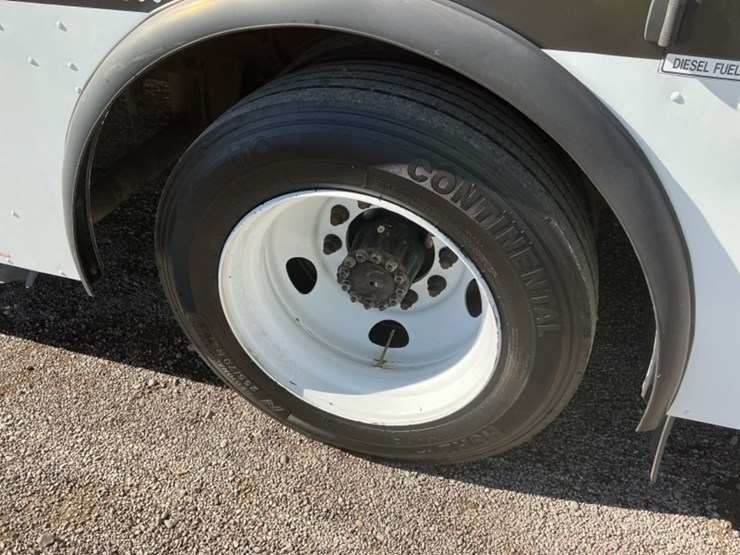 2018-freightliner-mt55-image-8