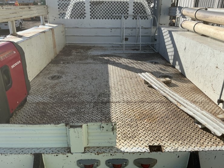 2014-ford-f550-image-11