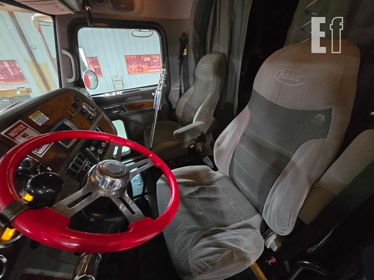 2008-peterbilt-386-image-9