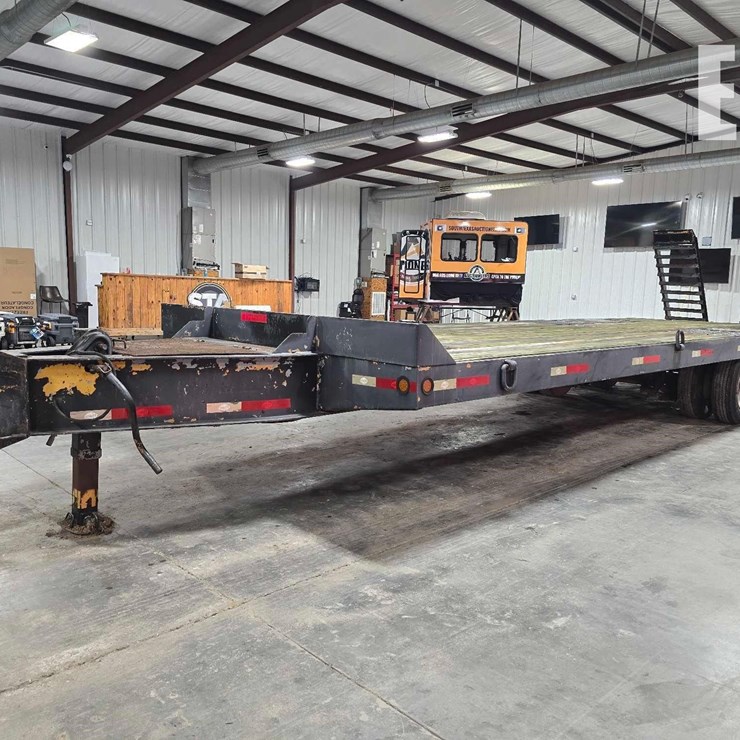 28 FOOT TANDEM DUAL FLATBED TRAILER