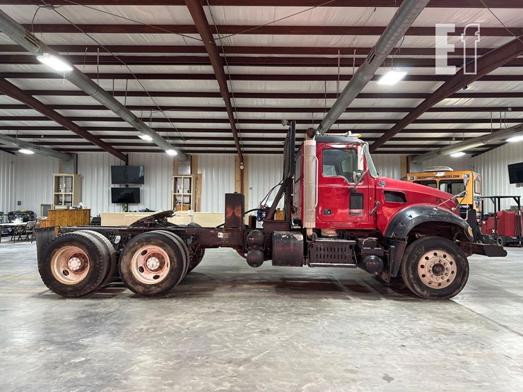 2012-mack-granite-gu713-image-6