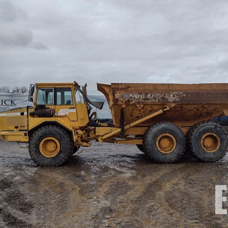2001 VOLVO A25C