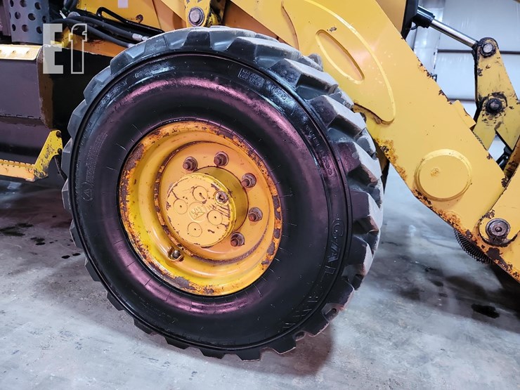 2015-caterpillar-420f-it-image-28