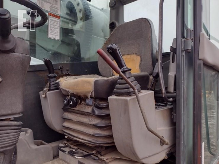 2005-gradall-xl3300-image-15