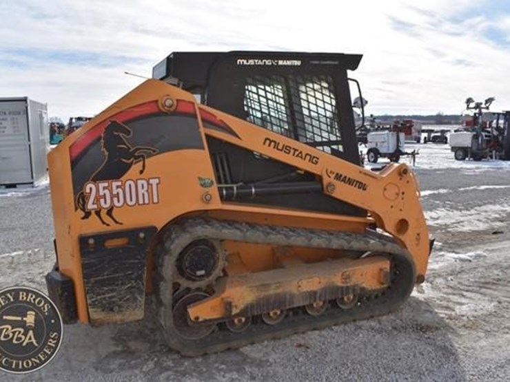 2020-mustang-2550rt-image-16