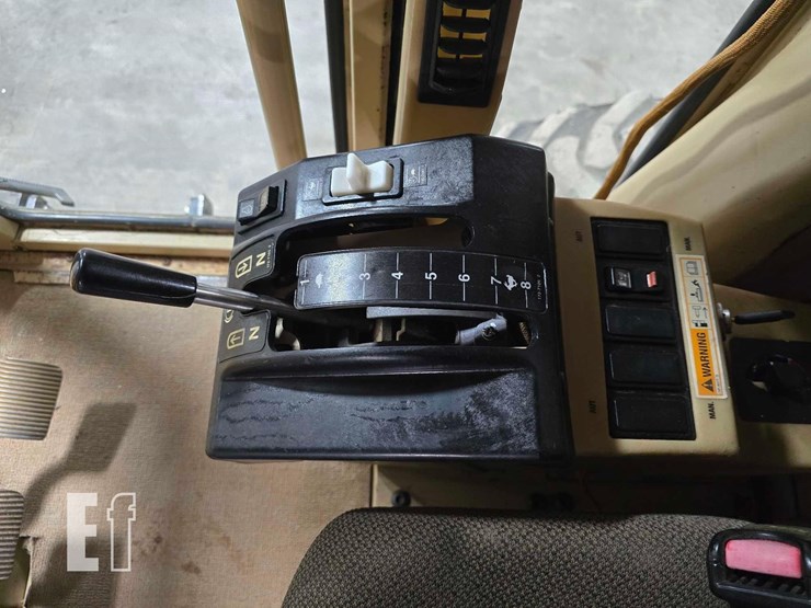 2005-caterpillar-140h-image-21