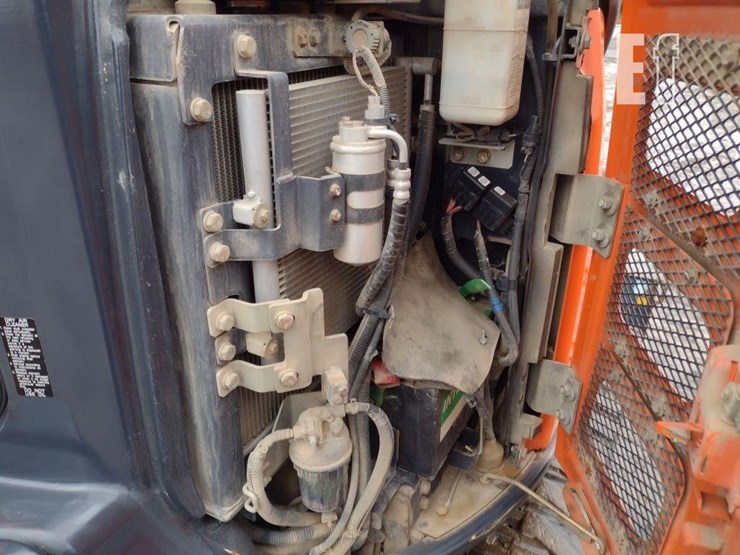 2014-hitachi-zx35u-image-44