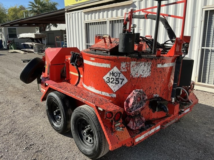 2018-crafco-ss250d-towable-crack-sealer-image-7