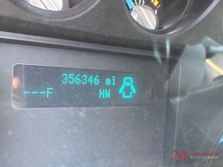 2015-ford-f250-xl-image-18