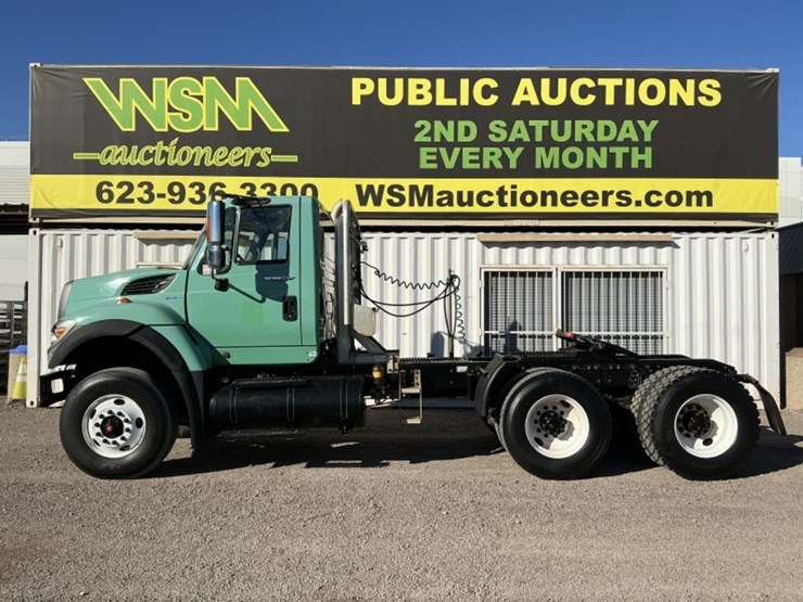 2011-international-7600-image-1