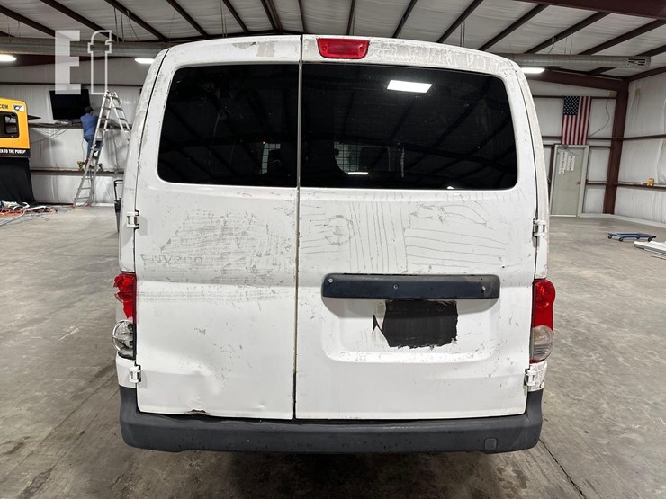 2016-nissan-nv200-image-8