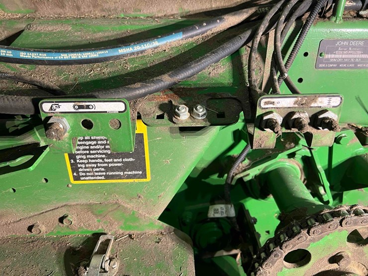 john-deere-561m-image-12