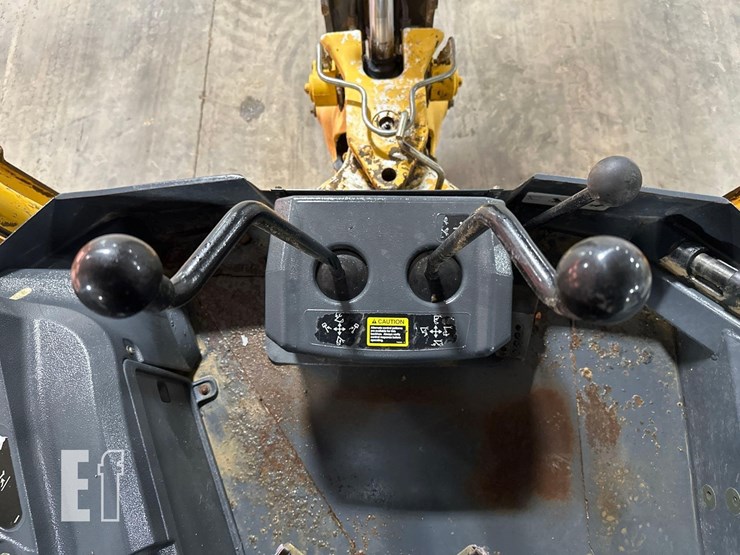 2014-deere-310k-ep-image-28