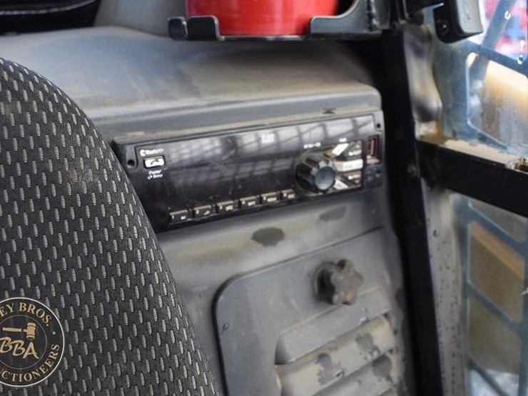 2020-caterpillar-299d3-image-46