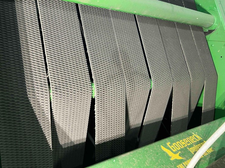 john-deere-561m-image-22