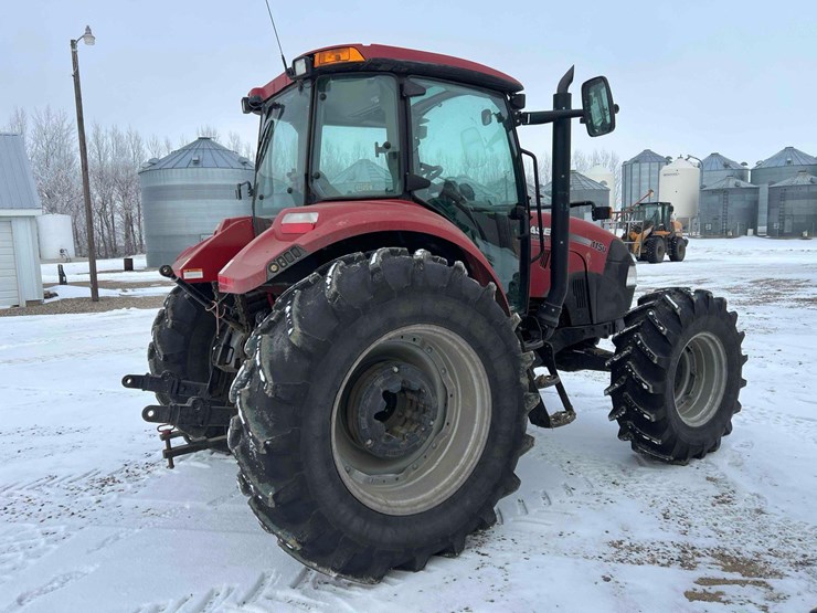 2014-case-farmall-115u-tractor-image-8