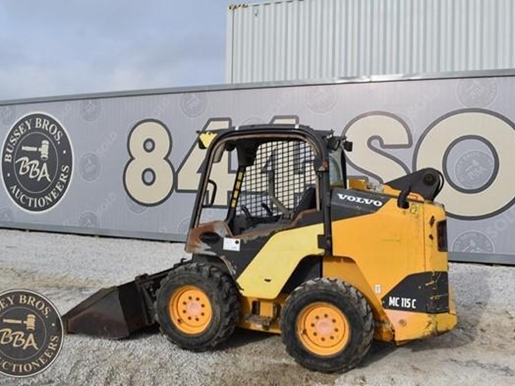 2011-volvo-mc115c-image-26