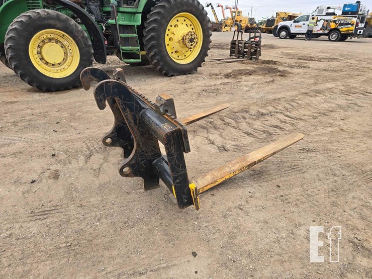 caterpillar-420e-image-2