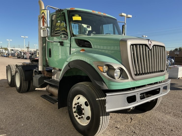 2011-international-7600-image-4