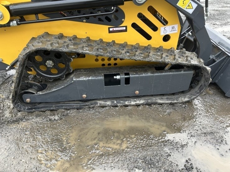 2025-sdlanch-sdll60-mini-compact-track-loader-image-13