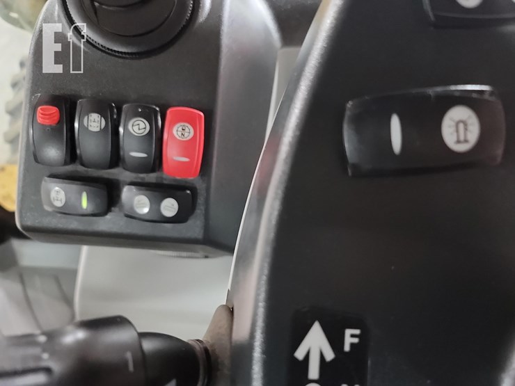 2015-caterpillar-420f-it-image-23