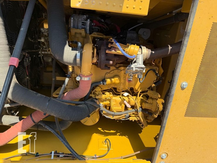 2023-caterpillar-320gc-image-17