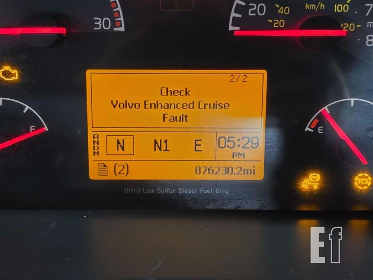 2017-volvo-vnl42300-image-12