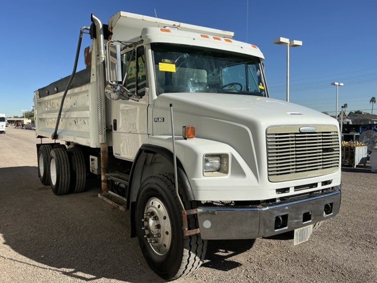 1999-freightliner-fl80-image-4