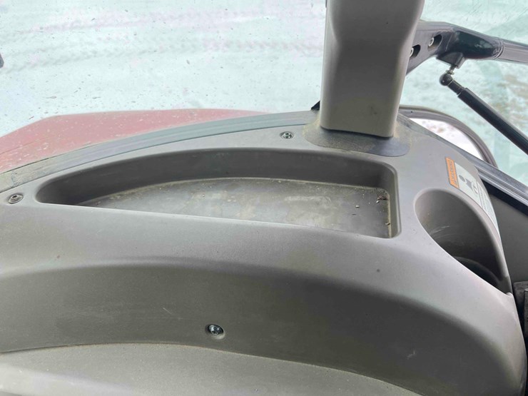 2014-case-farmall-115u-tractor-image-51