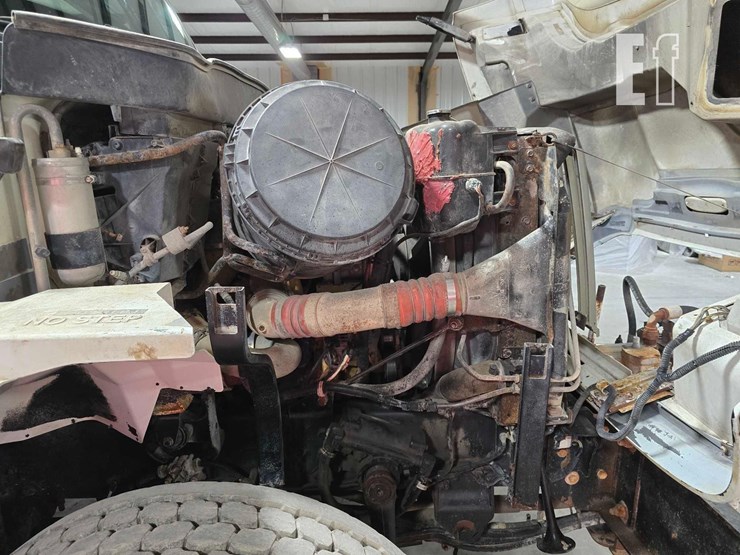 2007-international-7600-image-30