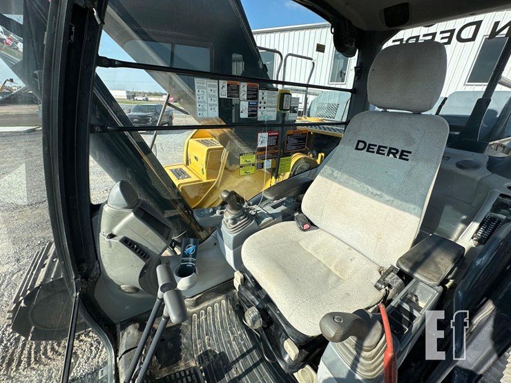2018-deere-350g-lc-image-15