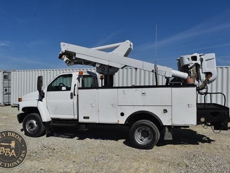 2007-gmc-topkick-c5500-image-3